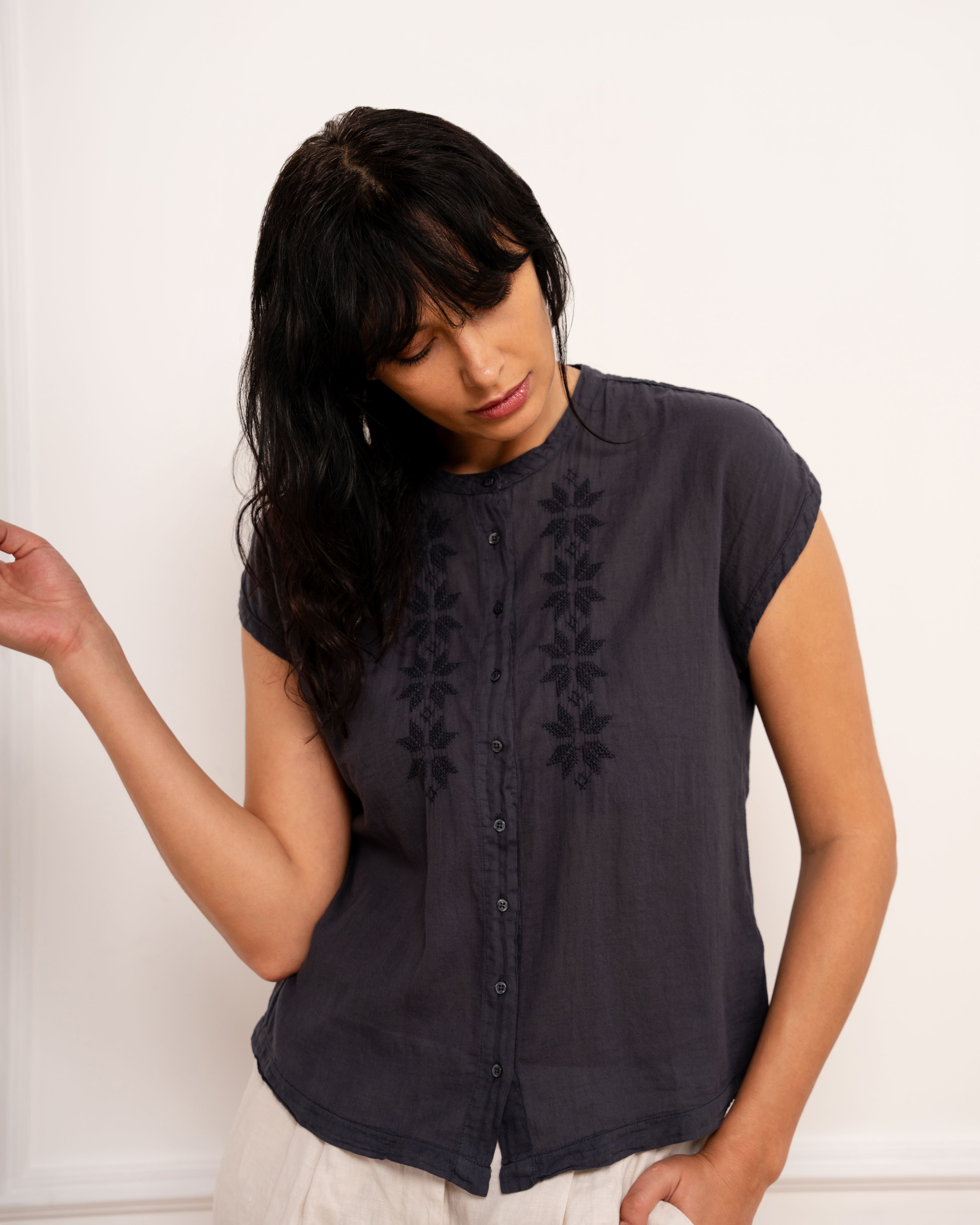 Teza Sleeveless Embroidered Cotton Shirt