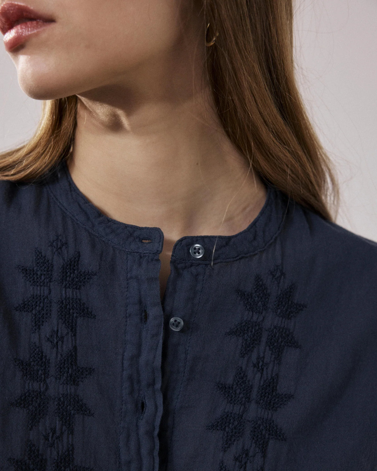 Teza Sleeveless Embroidered Cotton Shirt