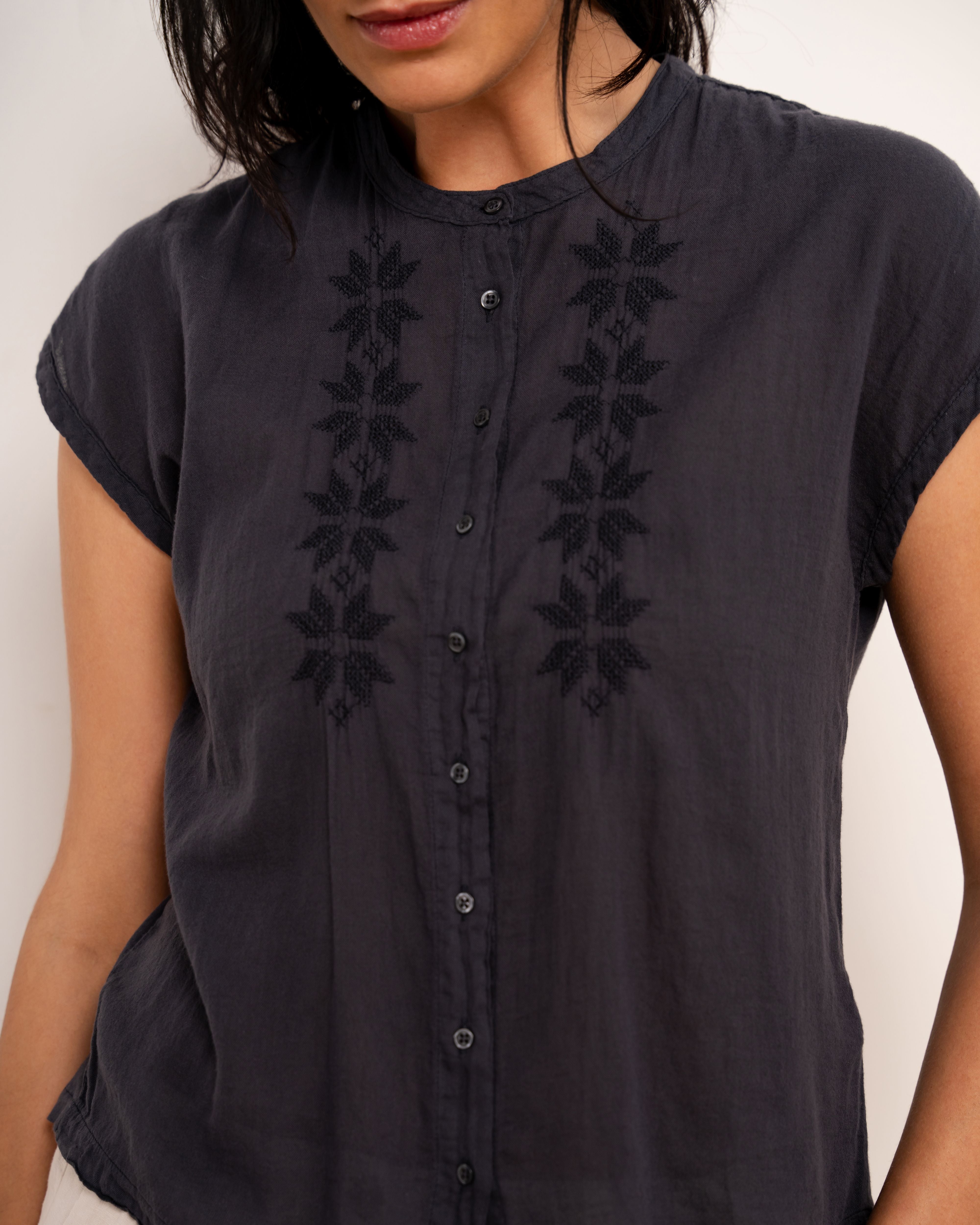 Teza Sleeveless Embroidered Cotton Shirt