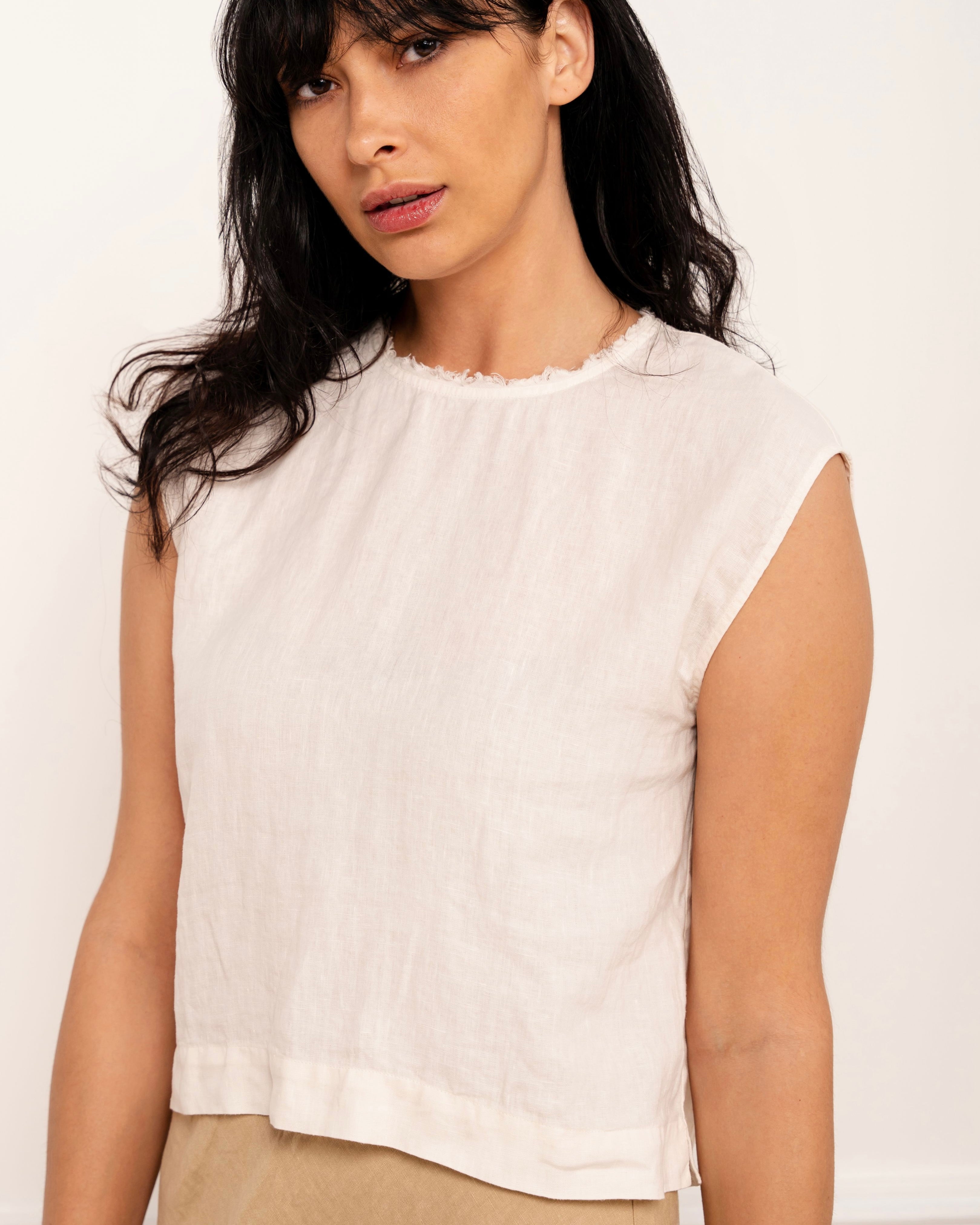 Howi Sleeveless Linen Top