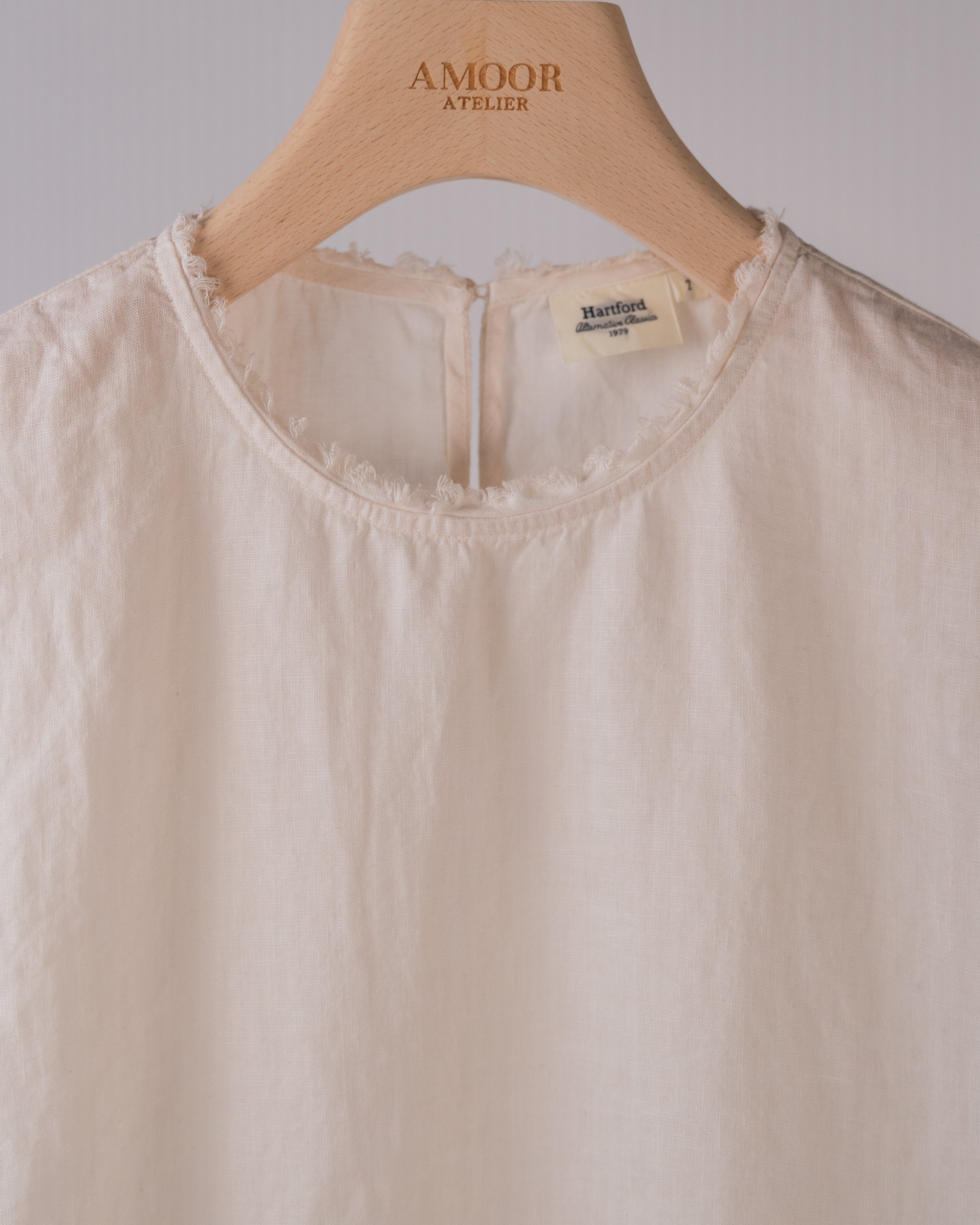 Howi Sleeveless Linen Top