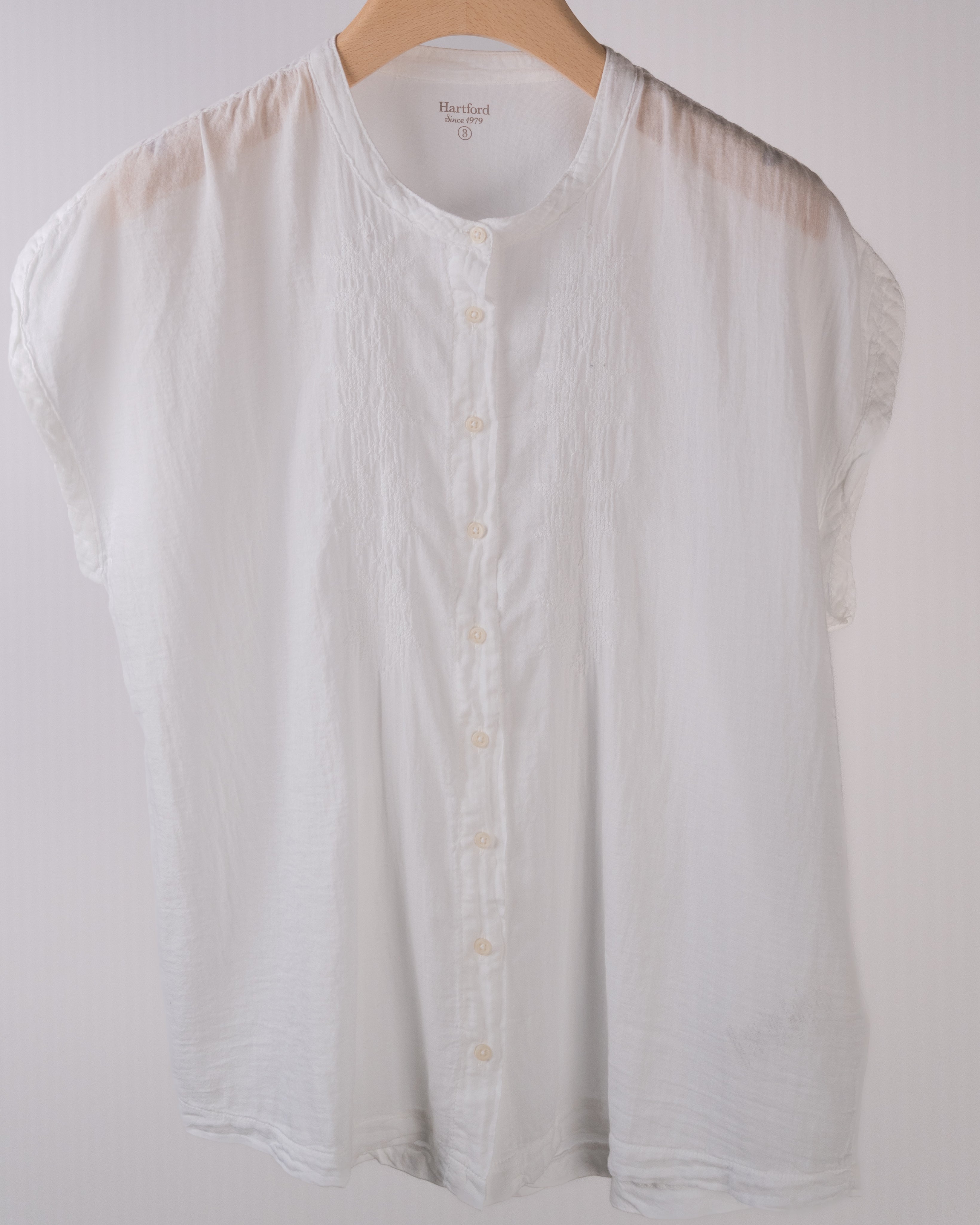 Teza Sleeveless Embroidered Cotton Shirt