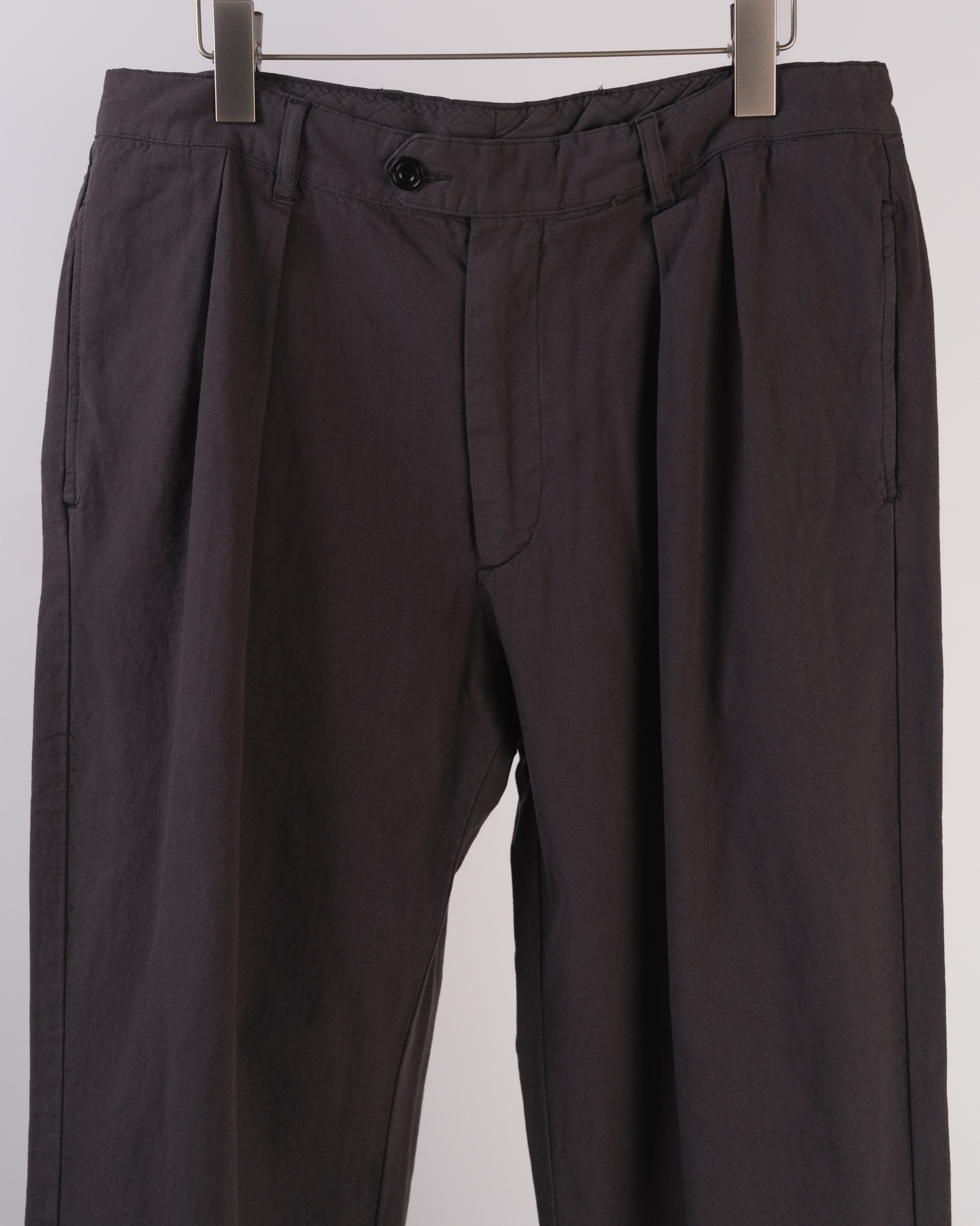 Trunk Pleated Pants