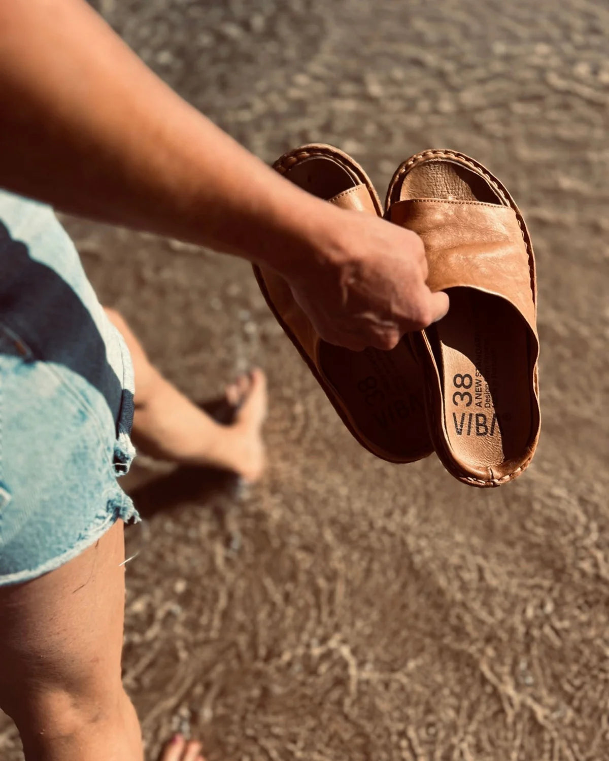 SAINT TROPEZ Leather